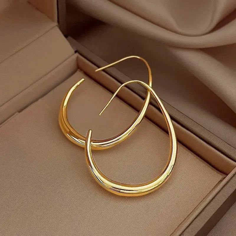 Ermania- Golden Ellipse Hoop Earrings - Ermania