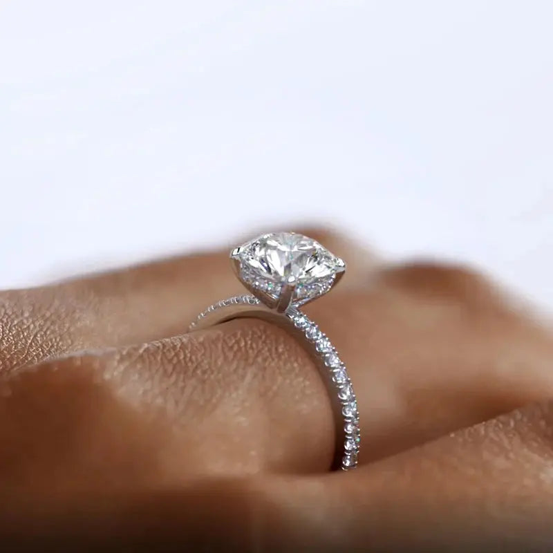 Ermania - Moissanite Engagement Ring for Women - Ermania