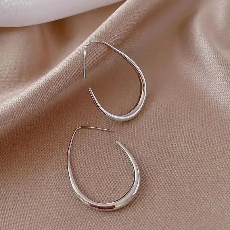 Ermania- Golden Ellipse Hoop Earrings - Ermania
