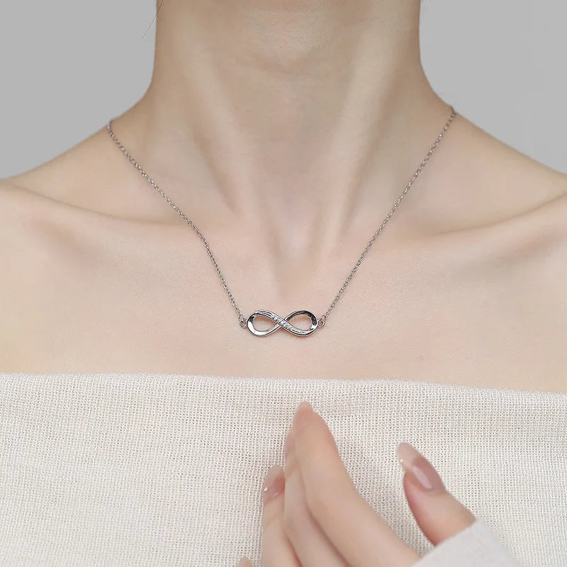 Ermania - Necklace with infinite loop symbol