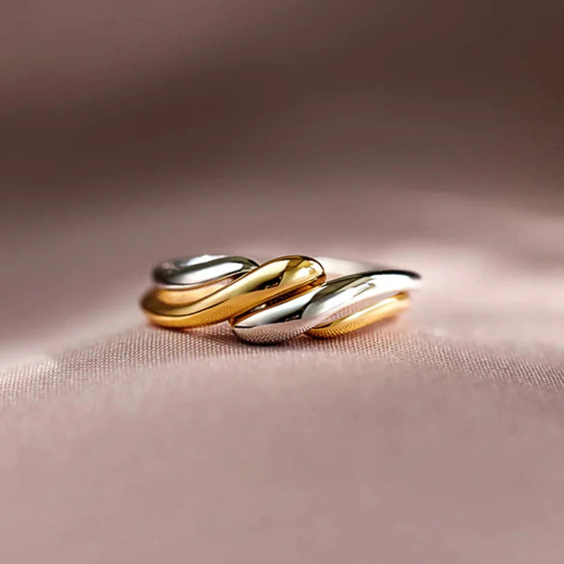Ermania - Huitan Trendy Two Tone Twist Finger Ring